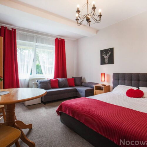 Pokój 3-osobowy z prysznicem z dostępem do ogrodu