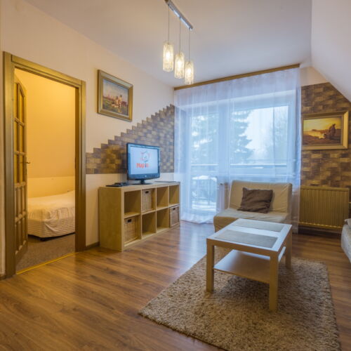 Upstairs 2-Room Balcony Apartment for 4 Persons