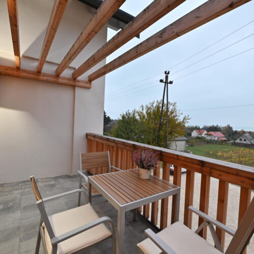 1-Zimmer-Apartment für 2 Personen mit Eigener Küche und Panorama auf den See