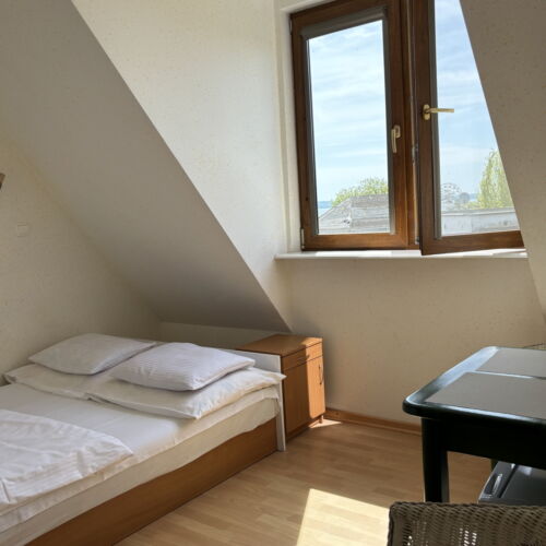 Pokój 2-osobowy na poddaszu z widokiem na miasto