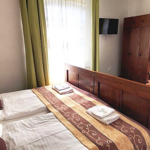 Double Room with Shower and Kitchenette