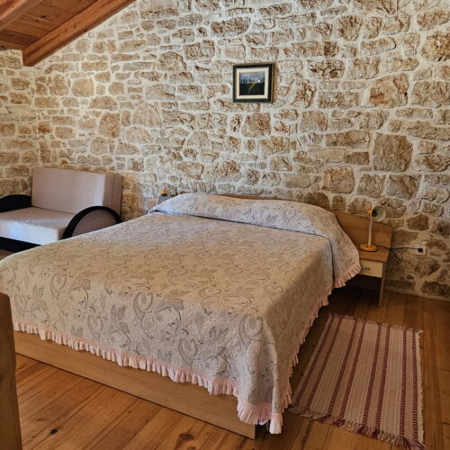 Komfort Apartman pro 6 os. se 2 ložnicemi na straně bazénu