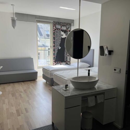 Zuhanyzós Deluxe kétágyas szoba