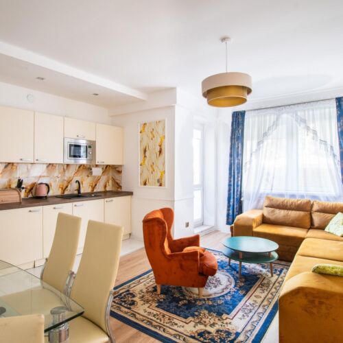 Apartament 4-osobowy na parterze z widokiem na ogród z 2 pomieszczeniami sypialnianymi