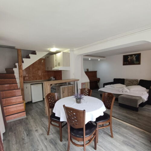Apartament confort cu vedere spre munte cu 2 camere pentru 4 pers.