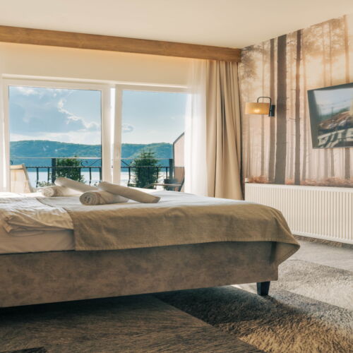 Pokój 4-osobowy Deluxe z widokiem na jezioro