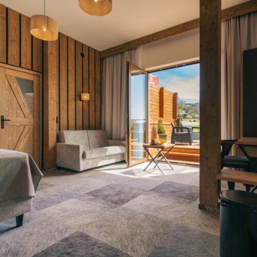 Pokój 4-osobowy Deluxe z widokiem na jezioro