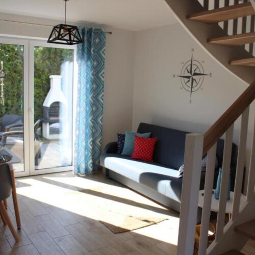 Domek drewniany 4-osobowy z prysznicem z dostępem do ogrodu