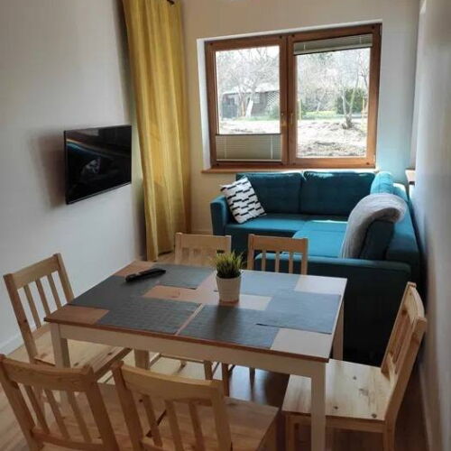 1-Zimmer-Apartment für 4 Personen mit Badezimmer und Aussicht auf den Garten