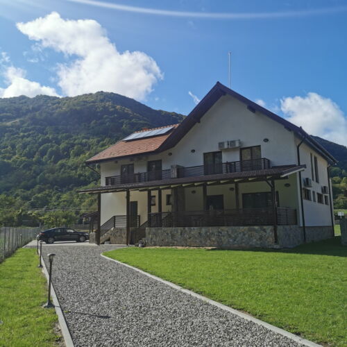 Vila tourist exclusive pentru 14 pers. (se inchirieaza doar integral)