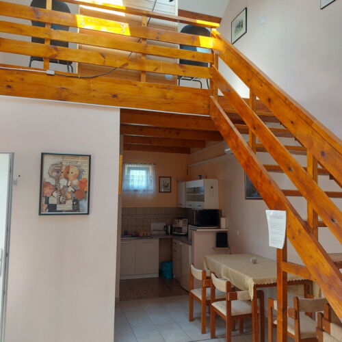 Apartman s galérií pro 6 os. se 3 ložnicemi s výhledem do dvora