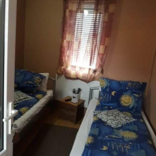 Camera twin (se poate solicita pat suplimentar)