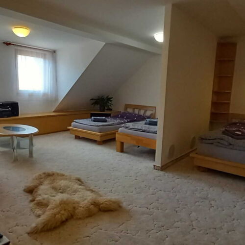 Apartman se sprchou s vlastní kuchyňkou pro 4 os. (s možností přistýlky)
