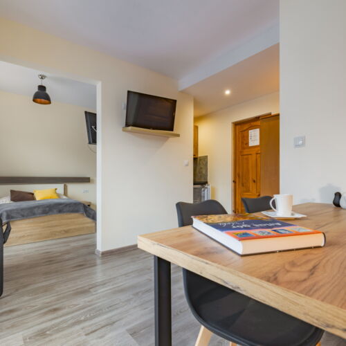 Mountain View Upstairs 1-Room Apartment for 4 Persons