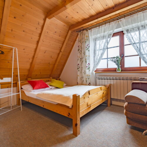 Upstairs 2-Room Apartment for 4 Persons
