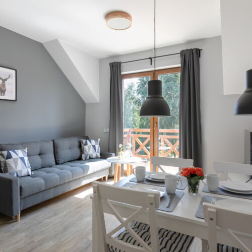 Apartament 4-osobowy z balkonem z wanną