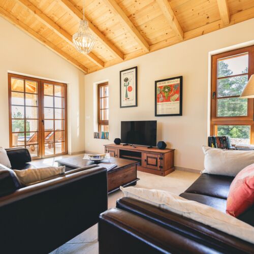 Sea View Air Conditioned Holiday Home for 8 Persons