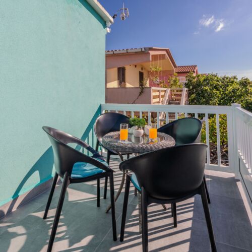 Na katu Klimatiziran apartman za 4 osoba(e) sa 2 spavaće(om) sobe(om)