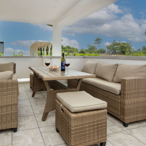 Apartament cu aer condiționat cu vedere spre mare cu 3 camere pentru 6 pers.