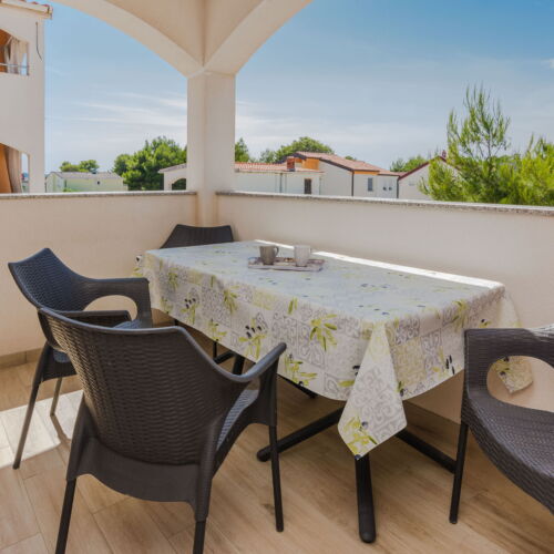 Apartman s klimatizací pro 4 os. se 2 ložnicemi na poschodí