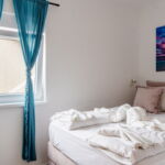 Apartman s klimatizací pro 5 os. se 3 ložnicemi s výhledem na moře
