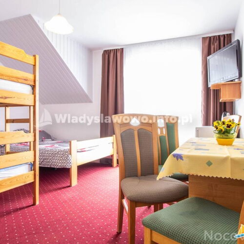 Pokoj s balkónem s koupelnou pro 4 os.