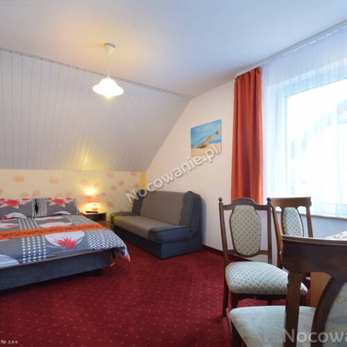 Pokoj s balkónem s koupelnou pro 4 os.