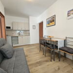 Apartman s klimatizací s manželskou postelí s 1 ložnicí na přízemí
