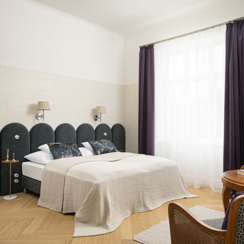 Classic Pleasant Interior Design 3-Room Suite for 6 Persons