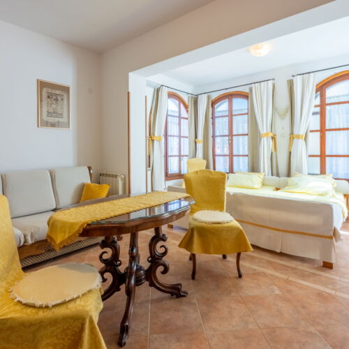 Apartament la parter cu aer condiționat cu 1 camera pentru 2 pers.