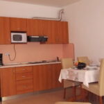 Klimatiziran Prizemni apartman za 4 osoba(e) sa 2 spavaće(om) sobe(om)