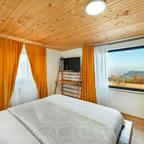 Casă de vacanță pentru 12 pers. (se inchirieaza doar integral)