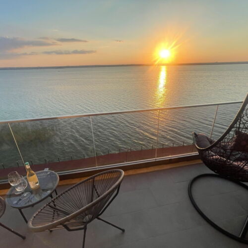 Apartament lux la etaj cu 2 camere pentru 4 pers. (se poate solicita pat suplimentar)