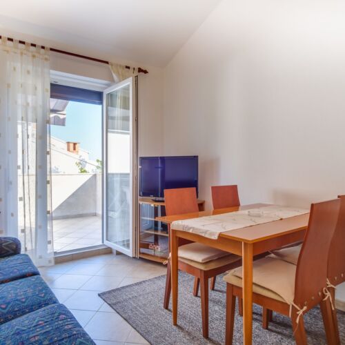 Apartament 5-osobowy z klimatyzacją z widokiem na morze z 3 pomieszczeniami sypialnianymi