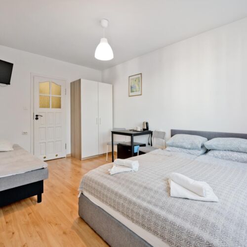 Pokój 2-osobowy z balkonem z prysznicem (możliwa dostawka)