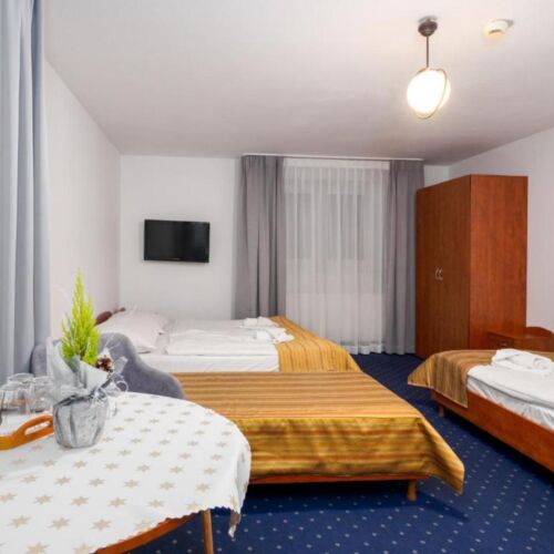 5 Person Room