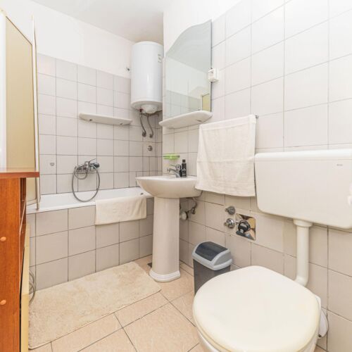 Apartament pentru 4 pers. (se inchirieaza doar integral)