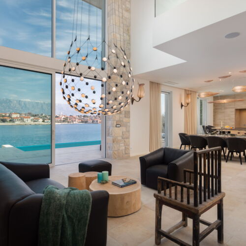 Casă de vacanță cu aer condiționat cu vedere spre mare pentru 8 pers. (se inchirieaza doar integral)