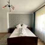 Upstairs Grand 2-Room Apartment for 4 Persons