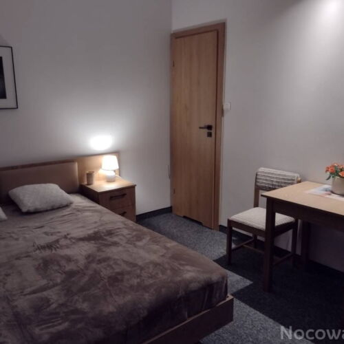 Camera dubla cu duș cu grădină