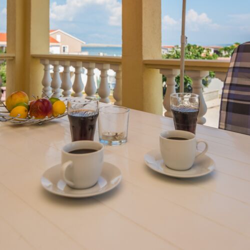 Apartament cu aer condiționat cu vedere spre mare cu 2 camere pentru 4 pers. A-20333-a