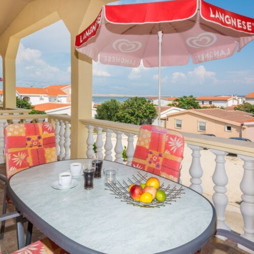 Apartament cu aer condiționat cu vedere spre mare cu 2 camere pentru 4 pers. A-20333-b