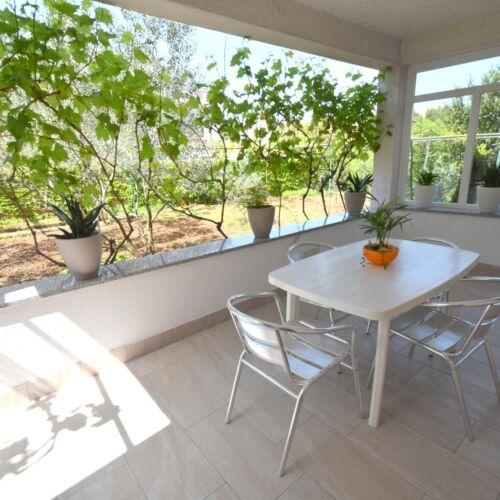 Apartament 4-osobowy z klimatyzacją z tarasem z 1 pomieszczeniem sypialnianym A-20615-b