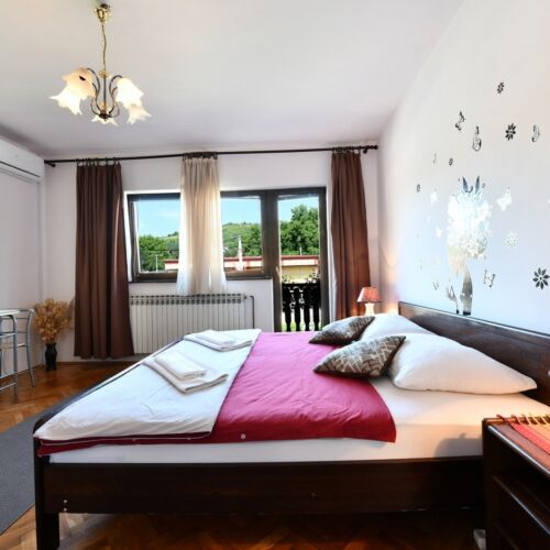 Apartament 4-osobowy z klimatyzacją z balkonem z 1 pomieszczeniem sypialnianym A-20647-a