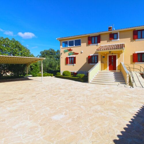 5-Room Air Conditioned Apartment for 10 Persons with Terrace K-20775