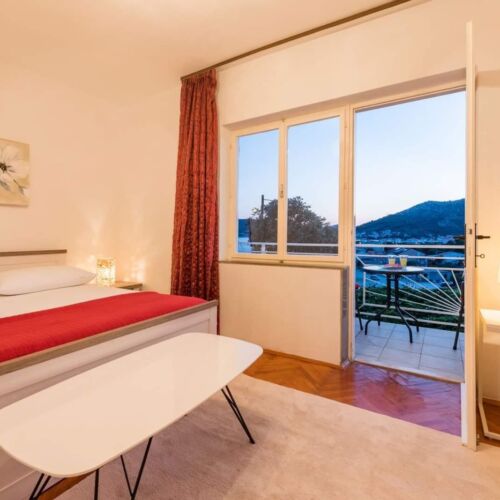 Sea View 2-Room Air Conditioned Apartment for 6 Persons A-21041-a