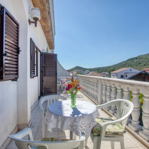 Apartament 6-osobowy z klimatyzacją z widokiem na morze z 2 pomieszczeniami sypialnianymi A-21043-a