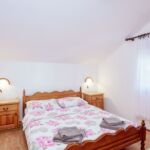 Apartament 5-osobowy z klimatyzacją z tarasem z 2 pomieszczeniami sypialnianymi A-21148-b