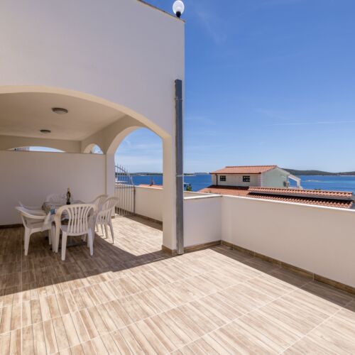 Sea View 2-Room Air Conditioned Apartment for 6 Persons A-21163-a