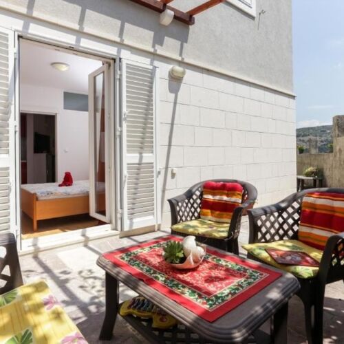 Apartament 4-osobowy z klimatyzacją z tarasem z 1 pomieszczeniem sypialnianym A-21248-b